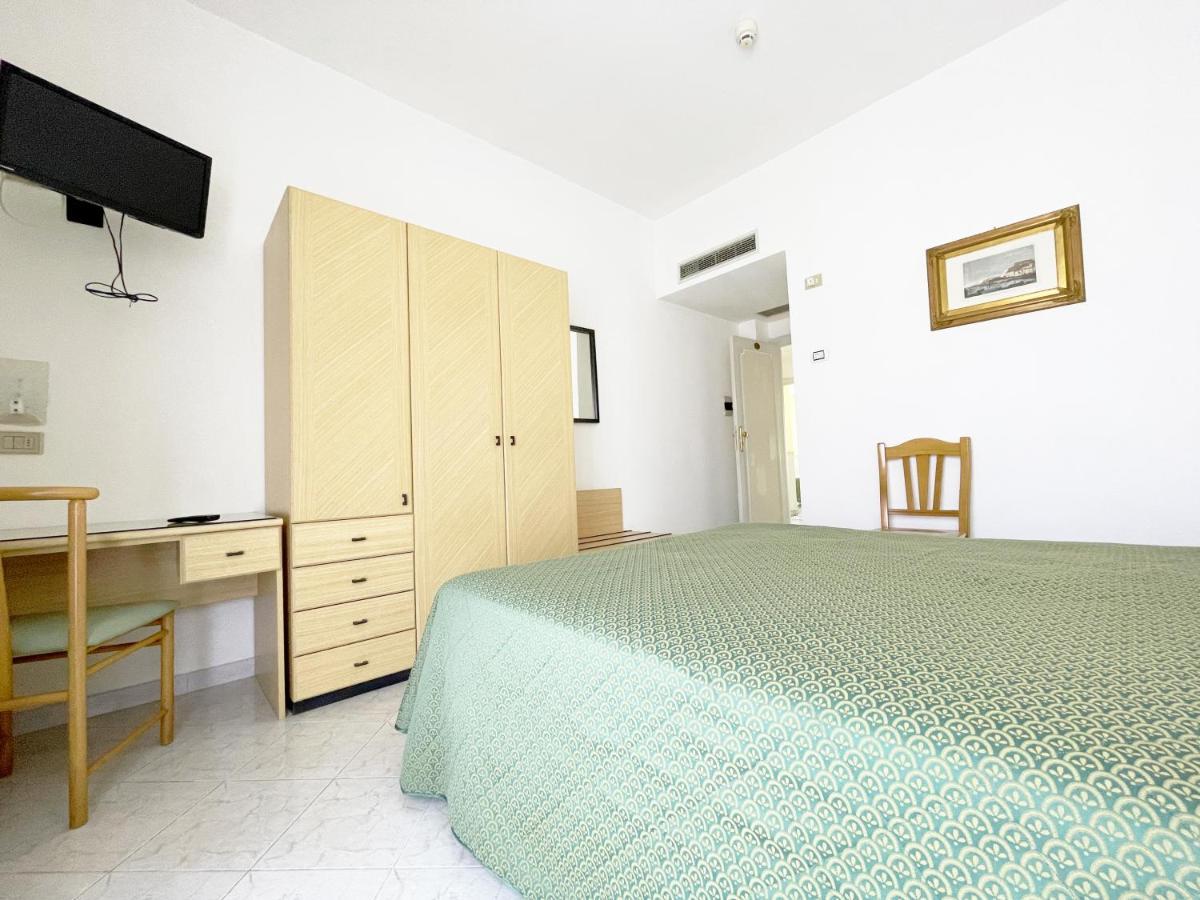Hotel Reginella SantʼAgata sui Due Golfi Eksteriør bilde