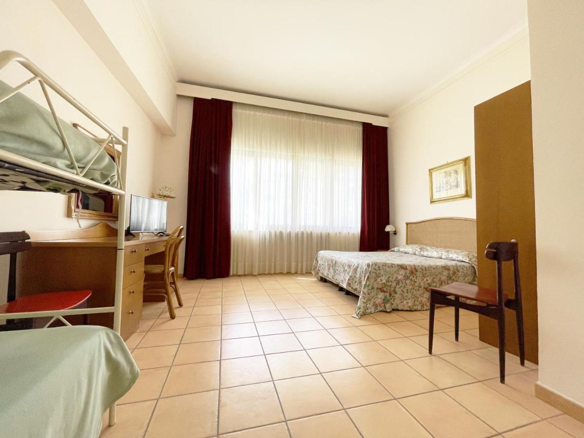 Hotel Reginella SantʼAgata sui Due Golfi Eksteriør bilde