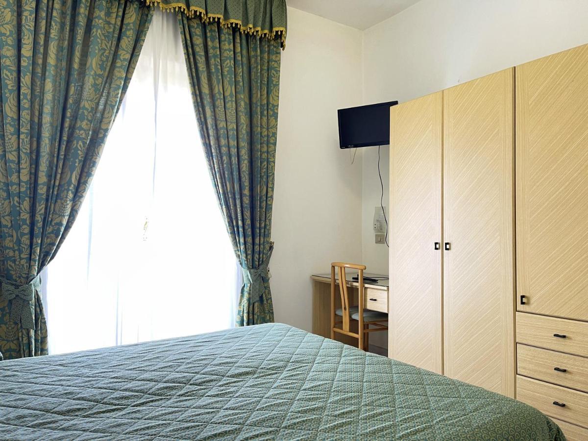 Hotel Reginella SantʼAgata sui Due Golfi Eksteriør bilde
