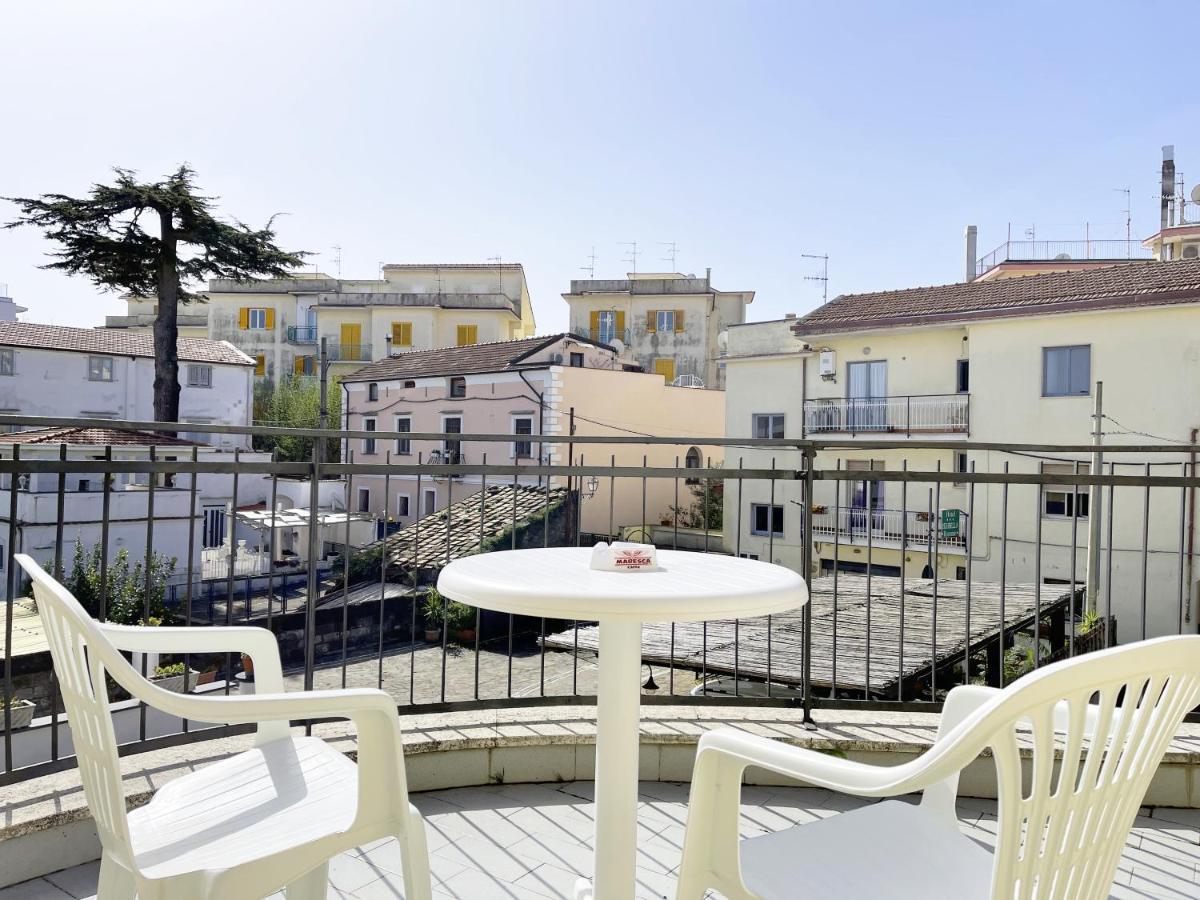 Hotel Reginella SantʼAgata sui Due Golfi Eksteriør bilde